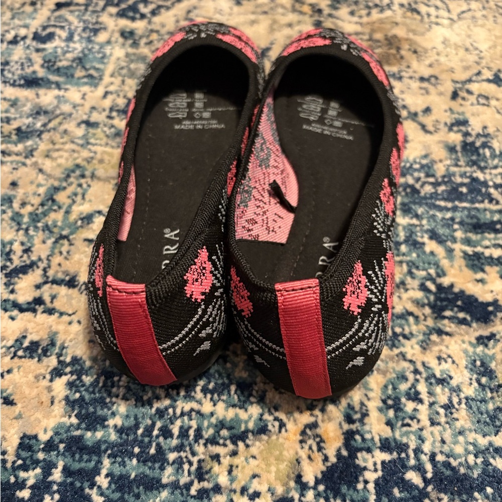 Serra Women's Floral Black and Pink Flats - Picture 2 of 6